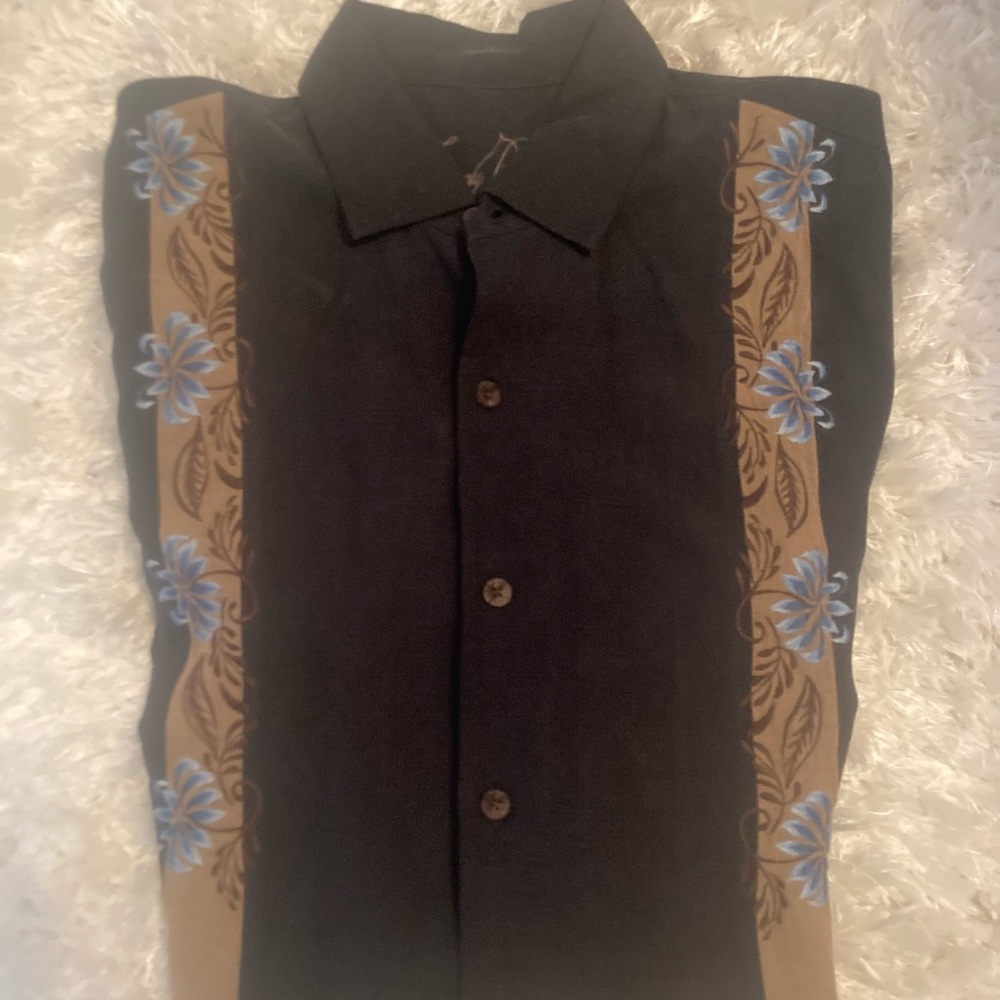 Tommy Bahama men’s button down shirt